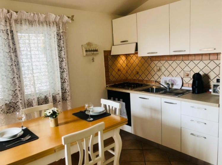 Presso La Maison De Gioel Usufruirai Di Un Appartamento Indipendente Dotato Di Uso Cucina E Lavatrice Arredato In Maniera Funzionale Situato In Ottima Posizione Vicino A Supermercati Caffetterie Pasticcerie Bar Pizzerie E Tanti Altri Servizi Όλμπια Εξωτερικό φωτογραφία
